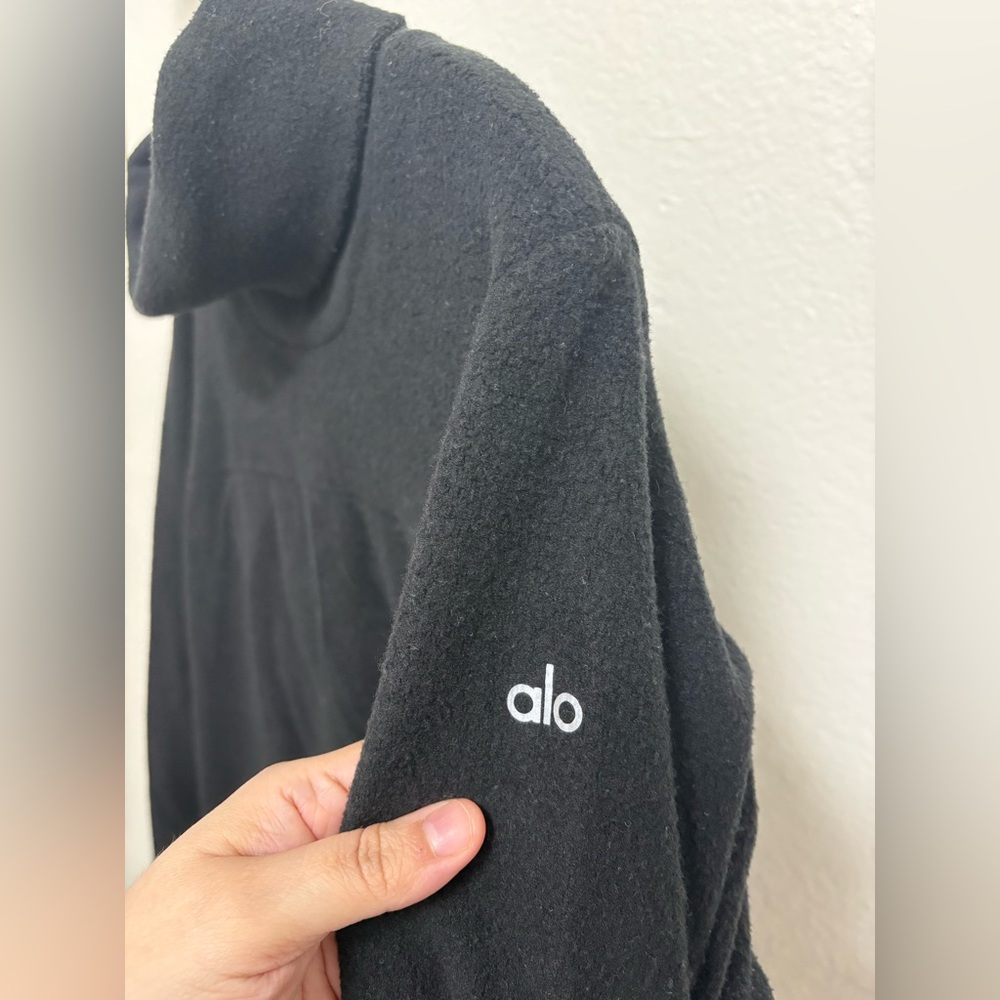ALO Yoga Women’s Black Haze Turtleneck Sweatshirt Size Medium Pullover Fleece - Picture 4 of 10